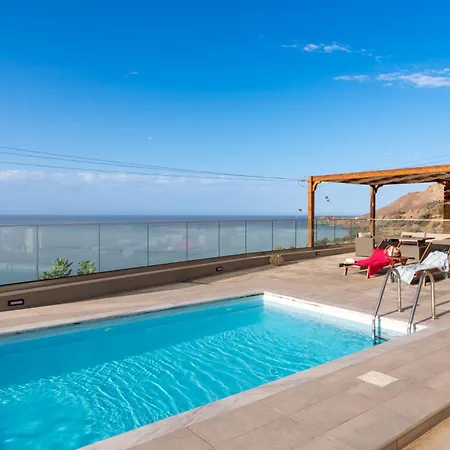 Evelyn Crete Villa Tsoútsouros