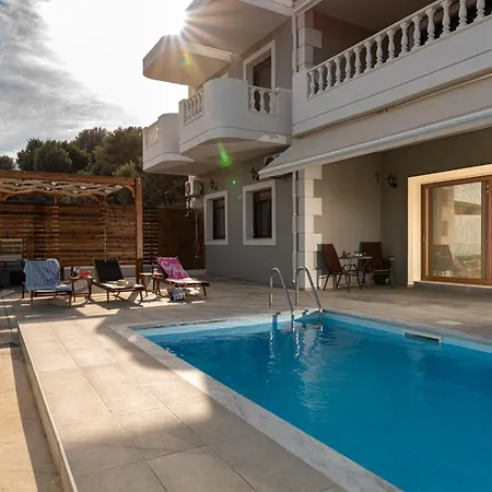 Evelyn Crete Villa *