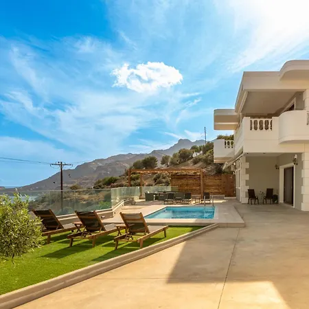 Evelyn Crete Villa Tsoútsouros